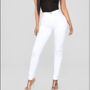 Fashion Nova high waist jeans fits 11